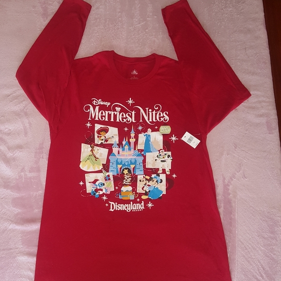 2021 Disney Merriest nights  cotyon long sleeve shirt - Picture 6 of 10
